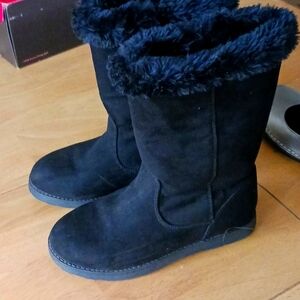 Cat & Jack Girl's Faux fur Nina boots. Black. Size 2.
